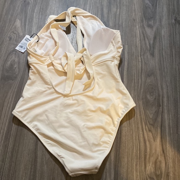 One Shoulder Plunge Cut Out One Piece Swimsuit - Shade & Shore Size L (12-14) - Picture 4 of 11